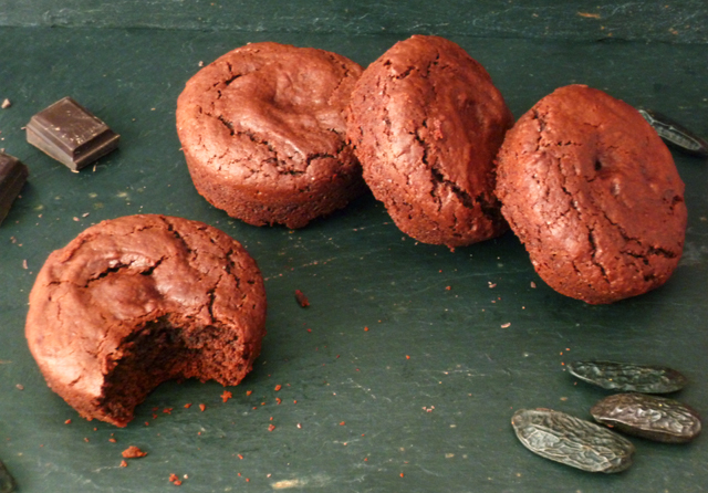 Preciously Me blog : Chocolate & Tonka Bean Soft Biscuits